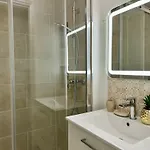 شقة Cosy Flat With View *