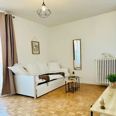 Cosy Flat With View * Asnières
