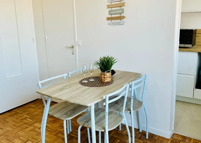 Cosy Flat With View Asnières