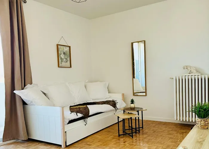Cosy Flat With View * Asnières